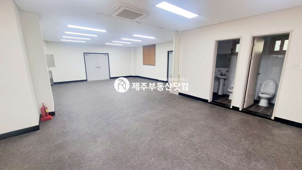 제주 제주시 외도일동 외도일동/1.2층 상가/바닥/조명/가벽/냉난방기/포함 상가임대(주차최상) 연세 매물번호 11309 사진 1