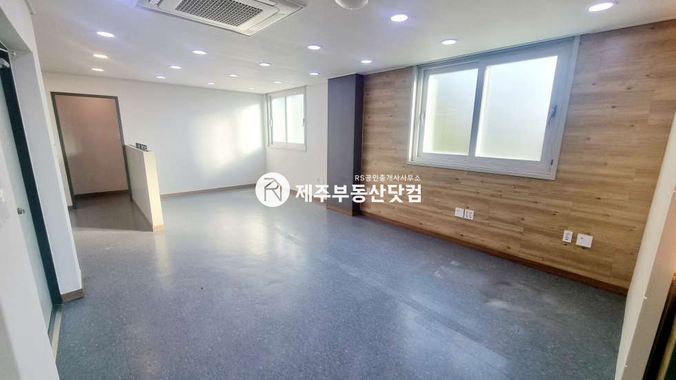 제주 제주시 외도일동 외도일동/1.2층 상가/바닥/조명/가벽/냉난방기/포함 상가임대(주차최상) 연세 매물번호 11309 사진 3