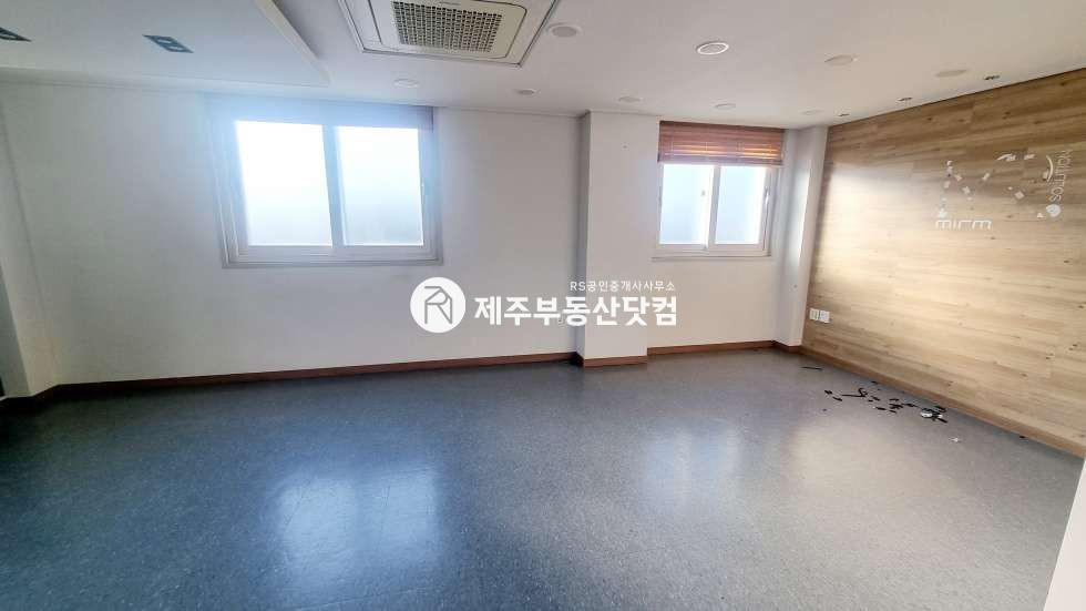 제주 제주시 외도일동 외도일동/1.2층 상가/바닥/조명/가벽/냉난방기/포함 상가임대(주차최상) 연세 매물번호 11309 사진 4