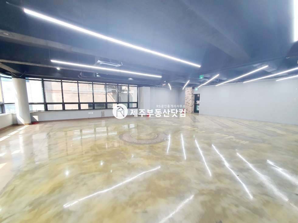 제주 제주시 일도이동 일도이동/인제상권/도로변 /넓은평수 3층 /무권리 /상가임대 (주차최상) 연세 매물번호 11580 사진 2