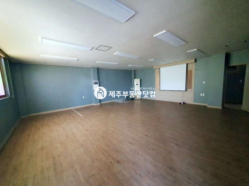 제주 제주시 연동 ﻿●연동/마리나사거리 연삼로대로변/2층 넓은평수/무권리● 연세 매물번호 11858 사진 1
