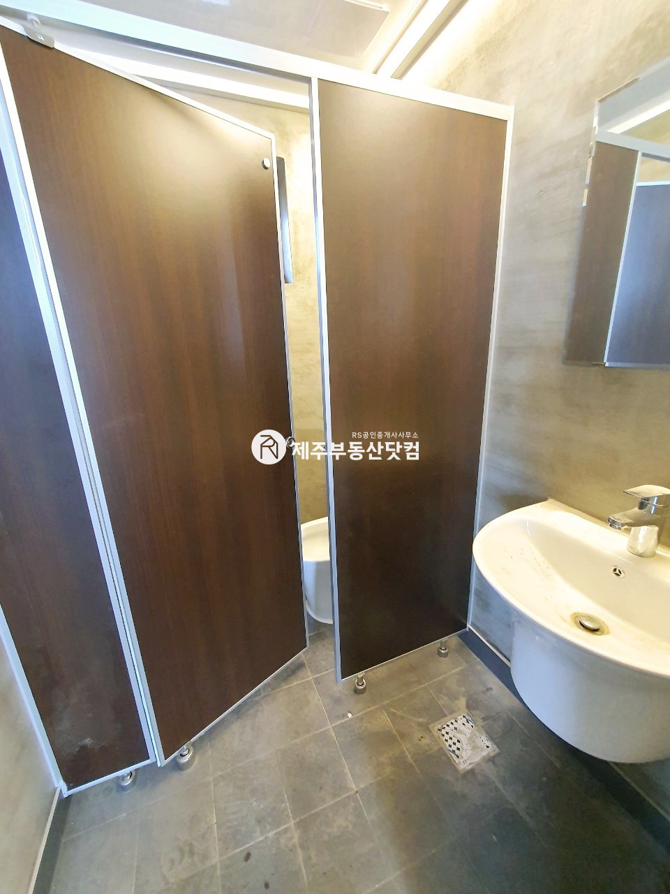 제주 제주시 이호일동 이호일동/서해안로 /말등대도로변인근/1층/무권리 연세 매물번호 12130 사진 4