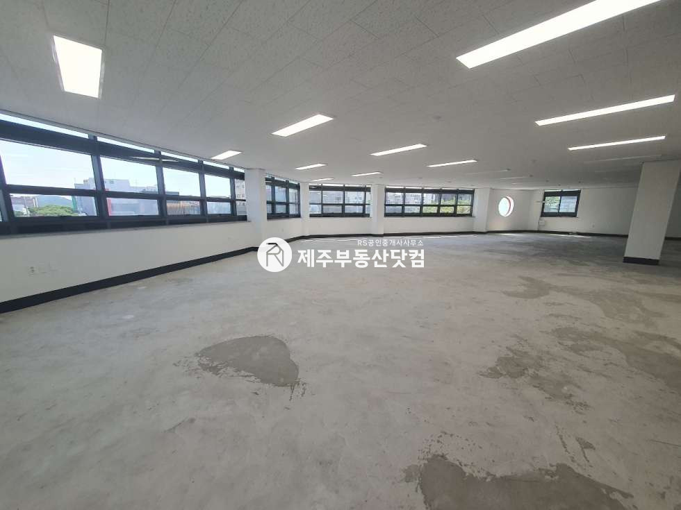 제주 제주시 일도이동 일도이동/인제사거리대로변/1층/3층/5층상가/무권리 연세 매물번호 12443 사진 2