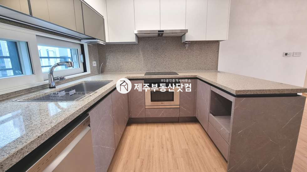 제주 제주시 연동 [연동] #급매, 최저가 #e편한세상연동센트럴파크 1단지 #남서향 #방4화2 매매 매물번호 12798 사진 6