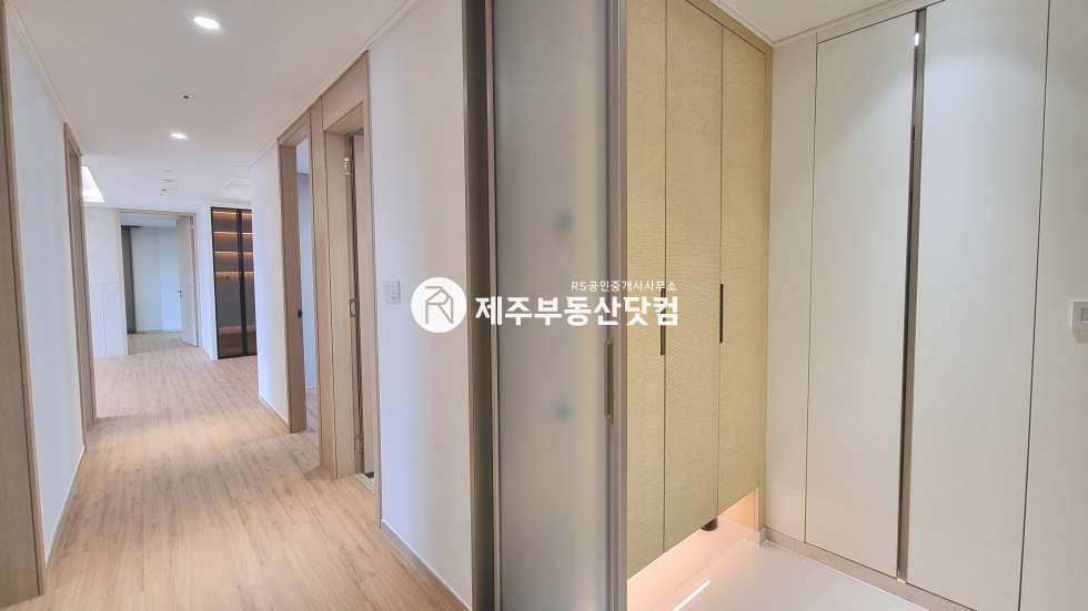 제주 제주시 연동 [연동] #급매, 최저가 #e편한세상연동센트럴파크 1단지 #남서향 #방4화2 매매 매물번호 12798 사진 7