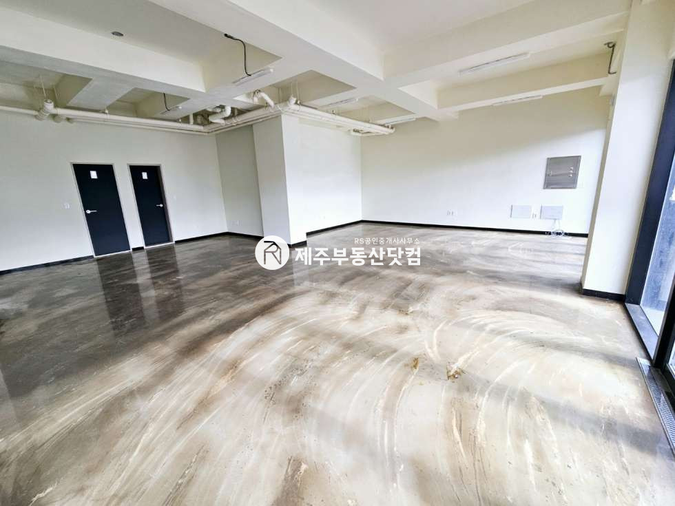 제주 제주시 용담이동 [용담이동] 서광로대로변/전면노출최상/1층상가2동/무권리 연세 매물번호 12694 사진 2