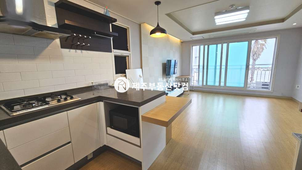 제주 제주시 조천읍 신촌리 [조천은 신촌리] 에덴빌리지 #풀옵션 1.5룸 #한라산, 바다뷰 #연세 연세 매물번호 12831 사진 2