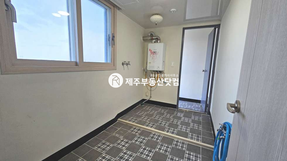 제주 제주시 구좌읍 김녕리 [구좌읍 김녕리] 센트럴시티에덴 #방3화2 #바다뷰 #연세 연세 매물번호 12832 사진 11