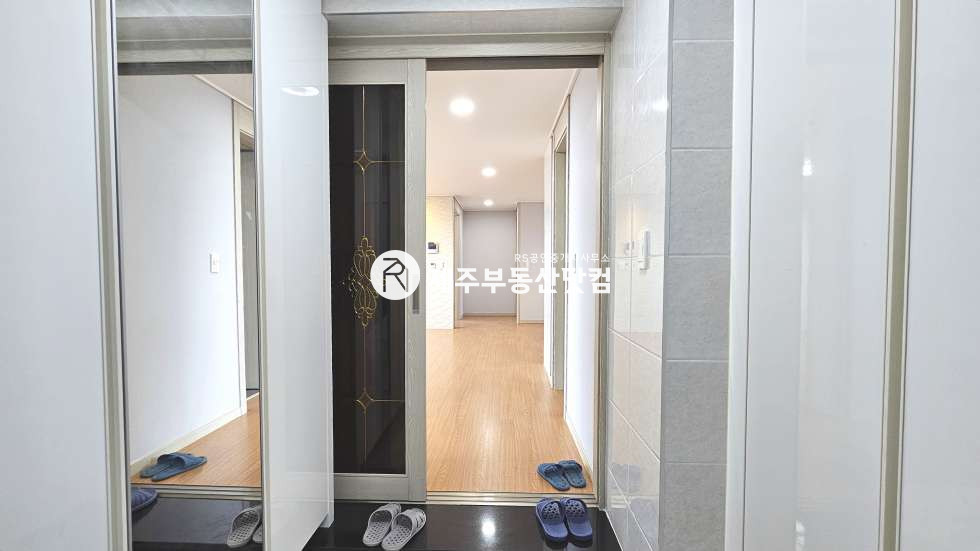 제주 제주시 구좌읍 김녕리 [구좌읍 김녕리] 센트럴시티에덴 #방3화2 #1층 #연세 연세 매물번호 12833 사진 8