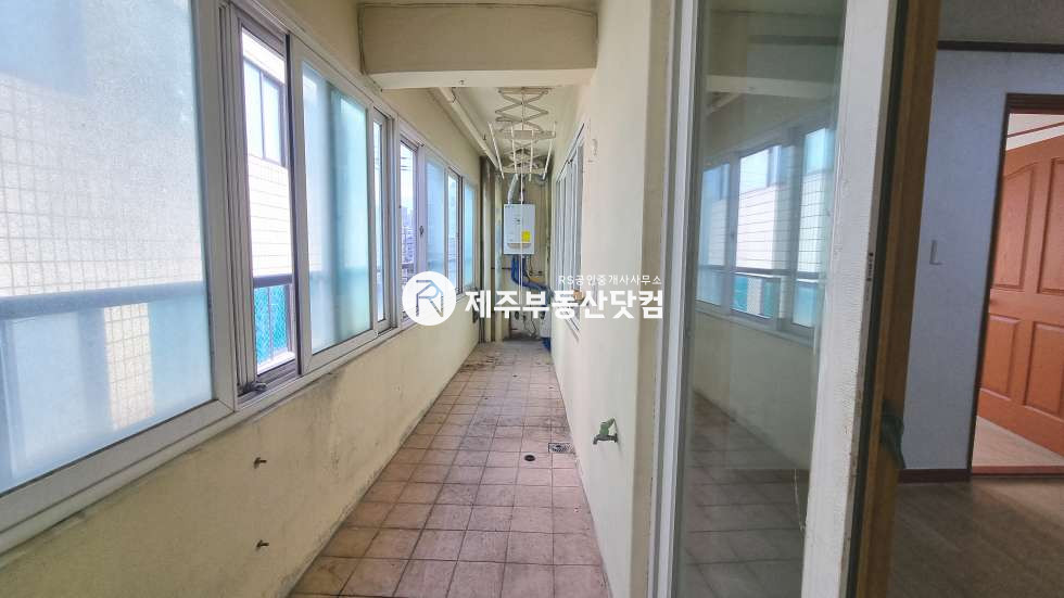 제주 제주시 삼도이동 199-12 (남문빌라) 남문빌라동 [삼도이동] 남문빌라 #반려동물 가능 #3층 투룸 #무옵션 #연세 연세 매물번호 12842 사진 7