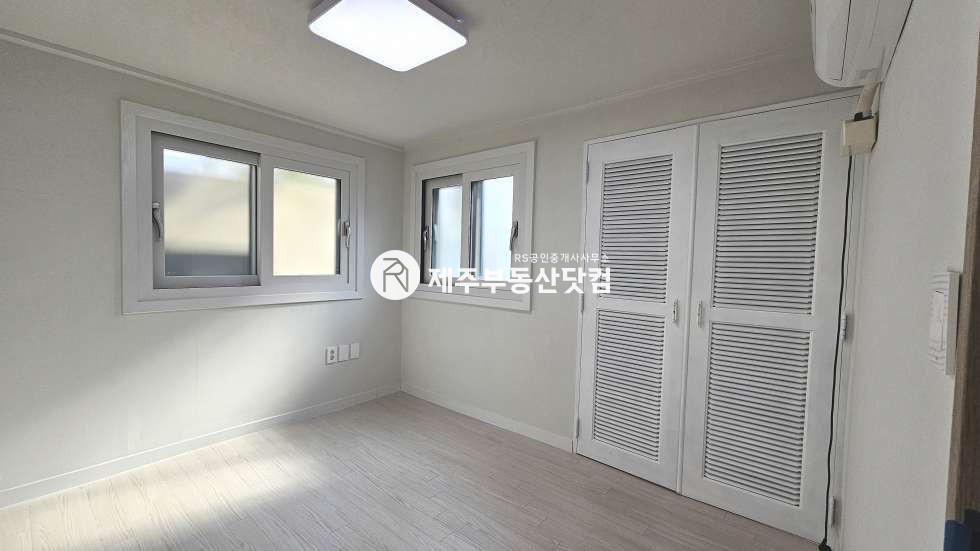 제주 제주시 용담삼동 [용담삼동] 리모델링 첫입주 #방3화1 #깔끔한 인테리어 #연세 연세 매물번호 12864 사진 9