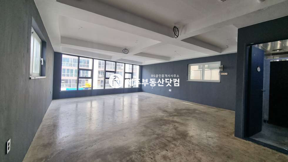 제주 제주시 도남동 [도남동] 성환아파트 맞은편 #3층 2종근생 #무권리 #임대 연세 매물번호 12910 사진 1