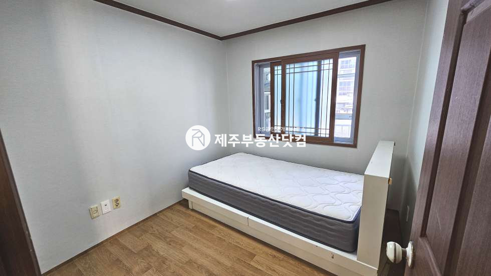 제주 제주시 노형동 [노형동] 덕진연립 #남녕고4분, 월랑초2분 #방3화1 #연세 연세 매물번호 12921 사진 6