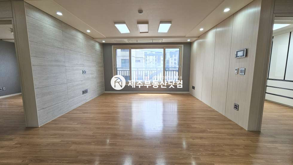 제주 제주시 아라이동 [아라이동] 아라휴안1차 #깔끔한 인테리어 #방3화2 #연세 연세 매물번호 12946 사진 1