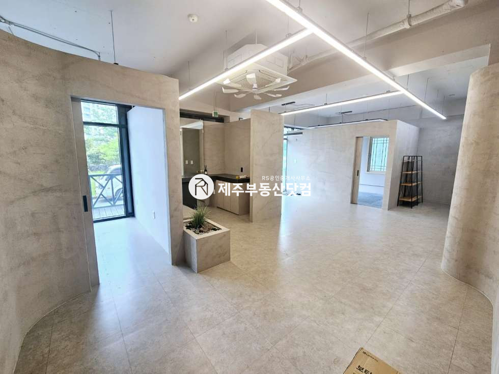 제주 제주시 아라일동 [아라일동] 스위첸아파트서쪽 /1층상가/인테리어시설완비/무권리 연세 매물번호 12951 사진 2