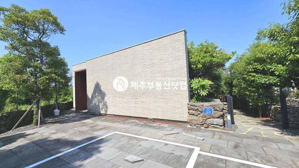 제주 제주시 조천읍 선흘리 [조천읍 선흘리] 선교로 #농어촌민박(펜션) #2개동 #급매 매매 매물번호 13003 사진 1