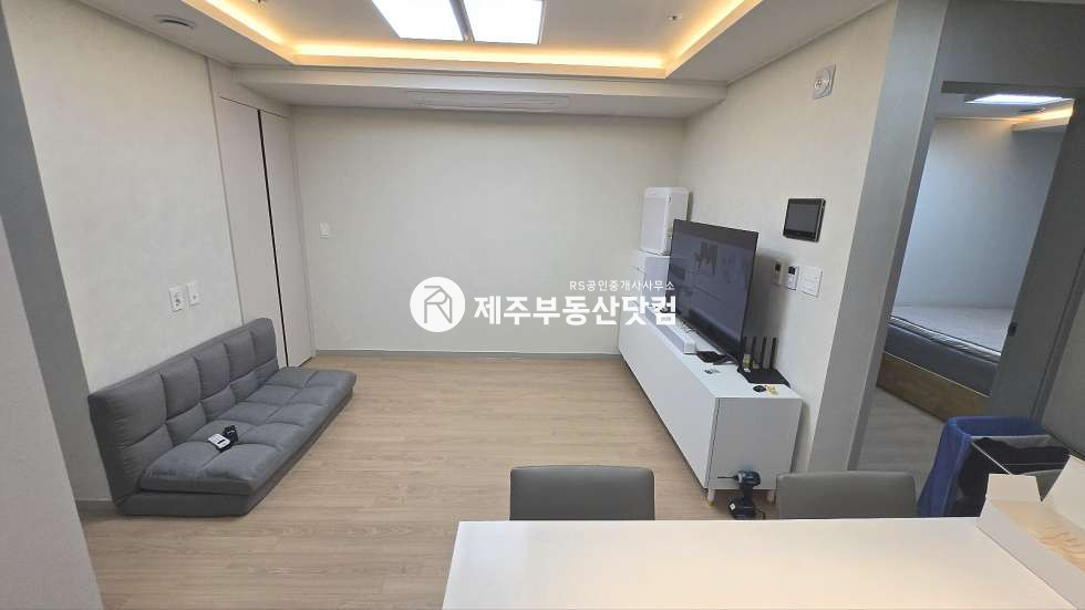 제주 제주시 이도일동 [이도일동] 휴안더센트럴 #준신축 #풀옵션 투룸 #매매, 전세 전세 매물번호 13071 사진 2