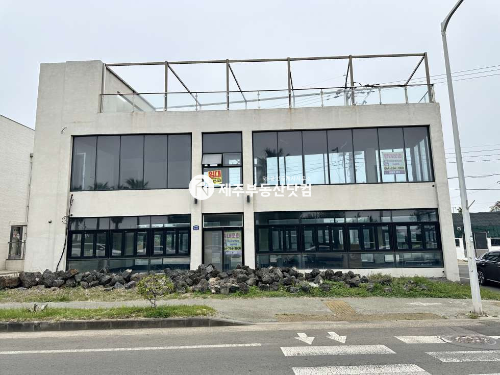 제주 서귀포시 대정읍 하모리 대정읍 하모리 I 하모해수욕장 바로 앞 상가 건물 무 권리 통 임대 연세 매물번호 12883 사진 1