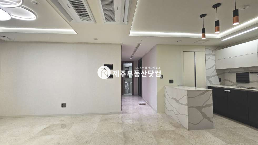 제주 제주시 연동 [연동] 트리플시티 #급매 #103동 로얄층 #남서향 #방3화2 #풀옵션 매매 매물번호 13140 사진 2