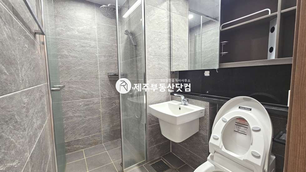 제주 제주시 연동 [연동] 트리플시티 #급매 #103동 로얄층 #남서향 #방3화2 #풀옵션 매매 매물번호 13140 사진 14