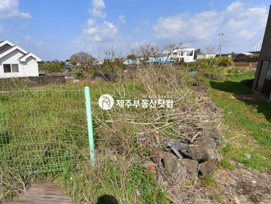 제주 제주시 한경면 용수리 [한경면 용수리] 용당교차로 부근 #급매 #즉시건축 가능한 소형토지 매매 매물번호 13143 사진 1