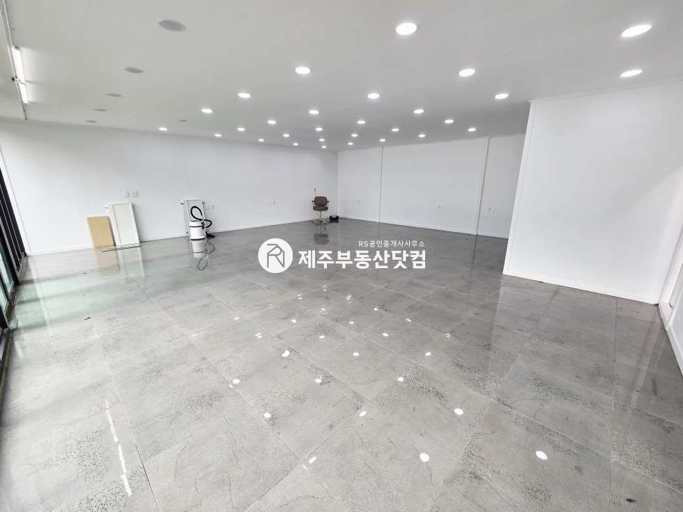 제주 제주시 이도이동 [이도이동] 연삼로 대로변/전면노출최상/1층/무권리 연세 매물번호 13225 사진 2