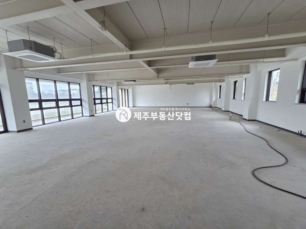 제주 제주시 애월읍 곽지리 [애월읍/곽지리] 일주서로 대로변/1,2층/음식점가능/평수다양/무권리 연세 매물번호 13237 사진 5
