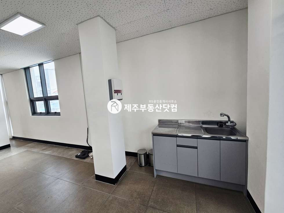 제주 제주시 이도이동 [이도이동] 시청후문인근/2층/엘베0/기본시설완비/상가/무권리 연세 매물번호 13075 사진 3