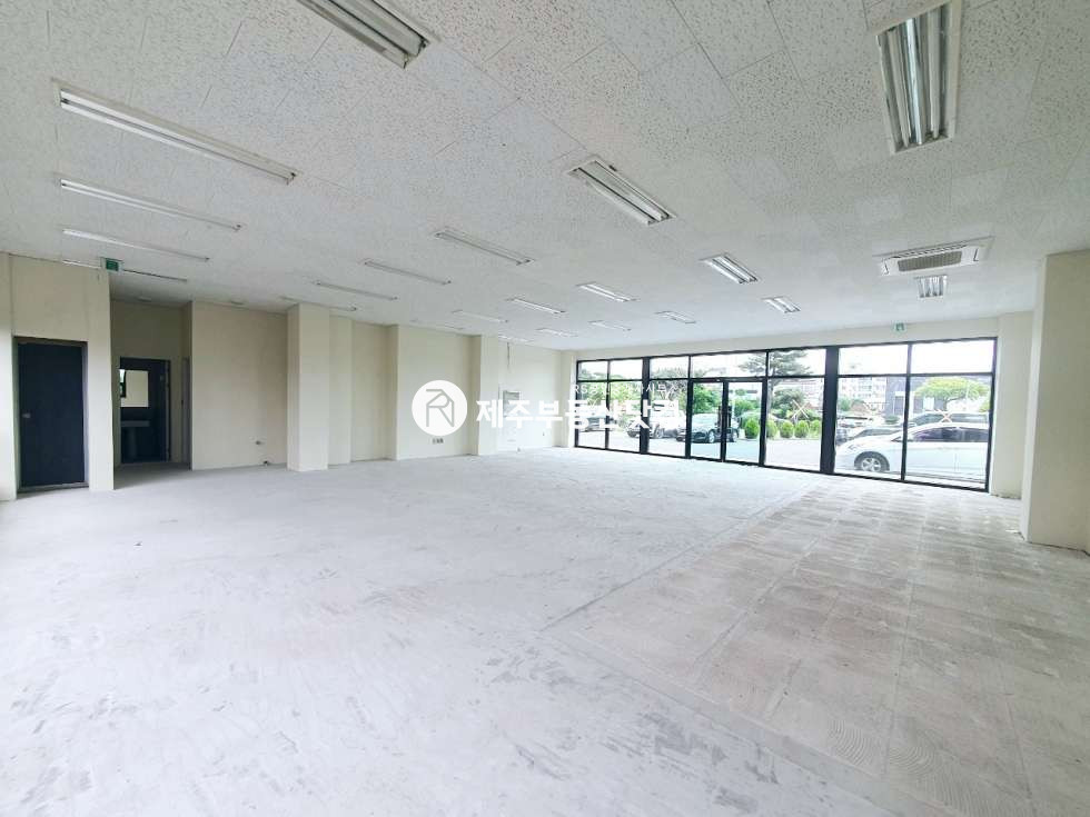 제주 제주시 오라삼동 오라삼동/서광로대로변/전면노출/주차최상/1.층 무권리 연세 매물번호 12430 사진 1