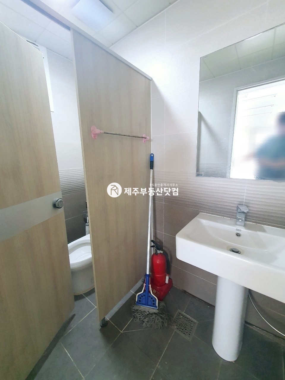 제주 제주시 오라삼동 오라삼동/서광로대로변/전면노출/주차최상/1.층 무권리 연세 매물번호 12430 사진 3