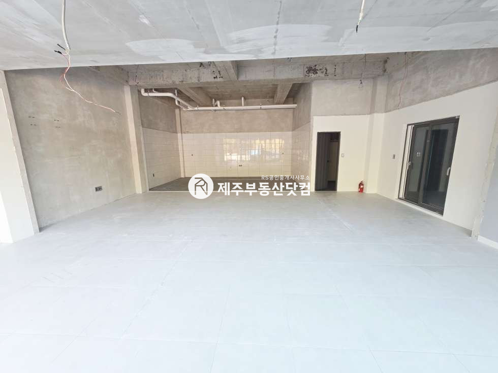 제주 제주시 한림읍 금능리 [한림읍/금능리] 협재/금능해수욕장 차량2분/1층/무권리 연세 매물번호 13236 사진 2