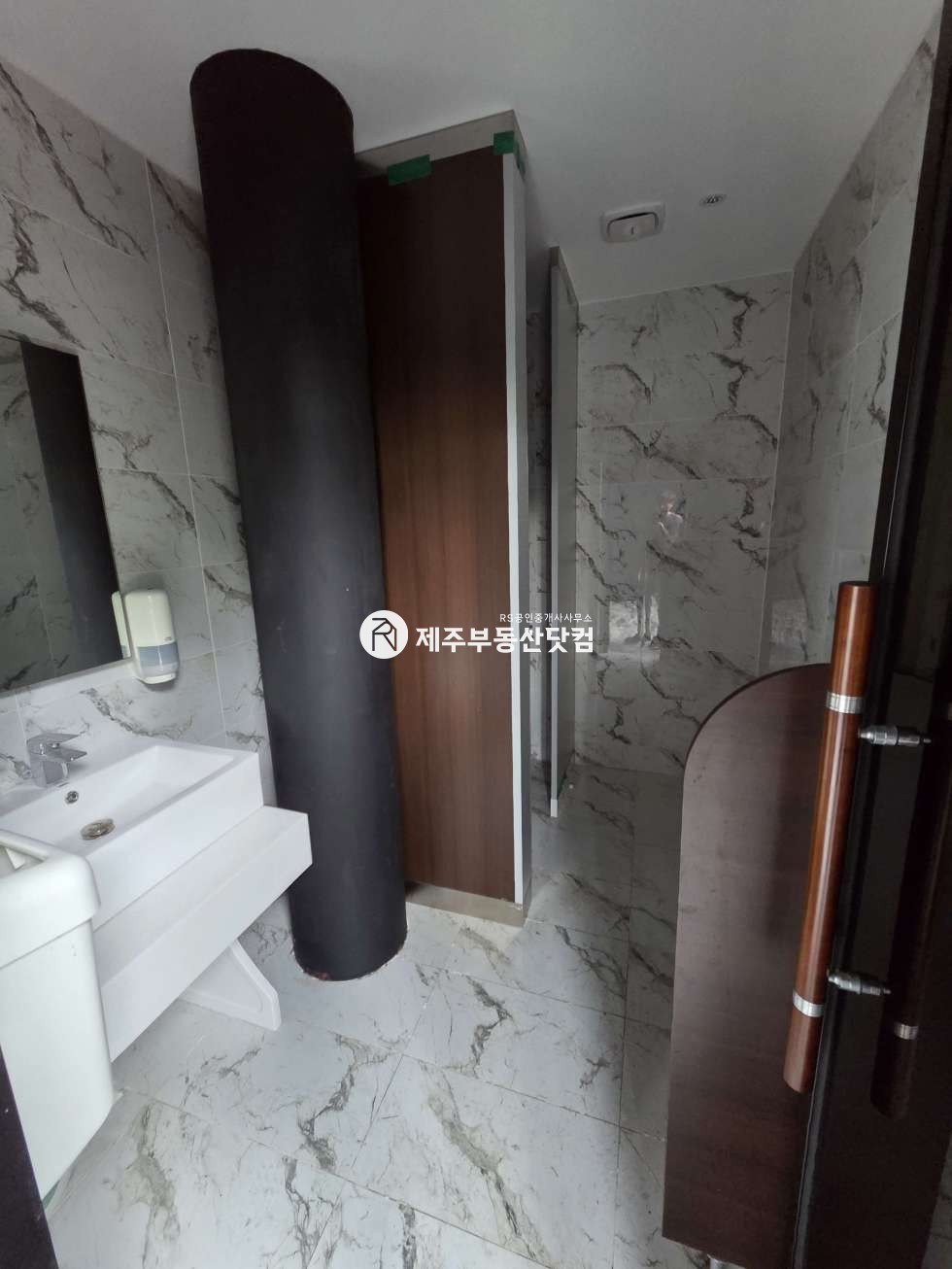 제주 제주시 한림읍 협재리 [한림읍/협재해수욕장상권] 단독1,2층통임대/내부계단/무권리 월세 매물번호 13221 사진 8