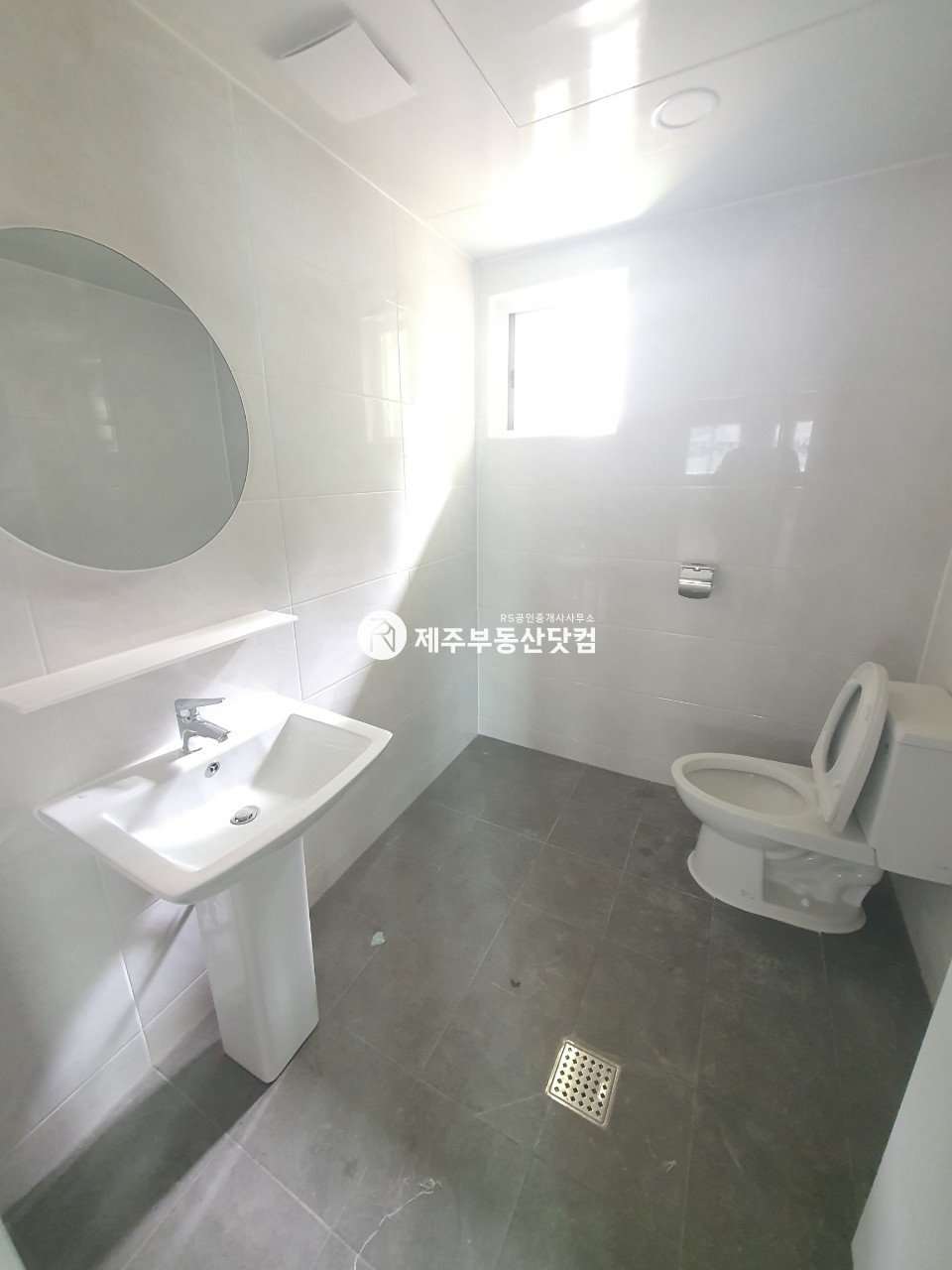 제주 제주시 노형동 노형동/남녕고후문 도로변/전면노출좋은 2층상가/무권리 연세 매물번호 12353 사진 3