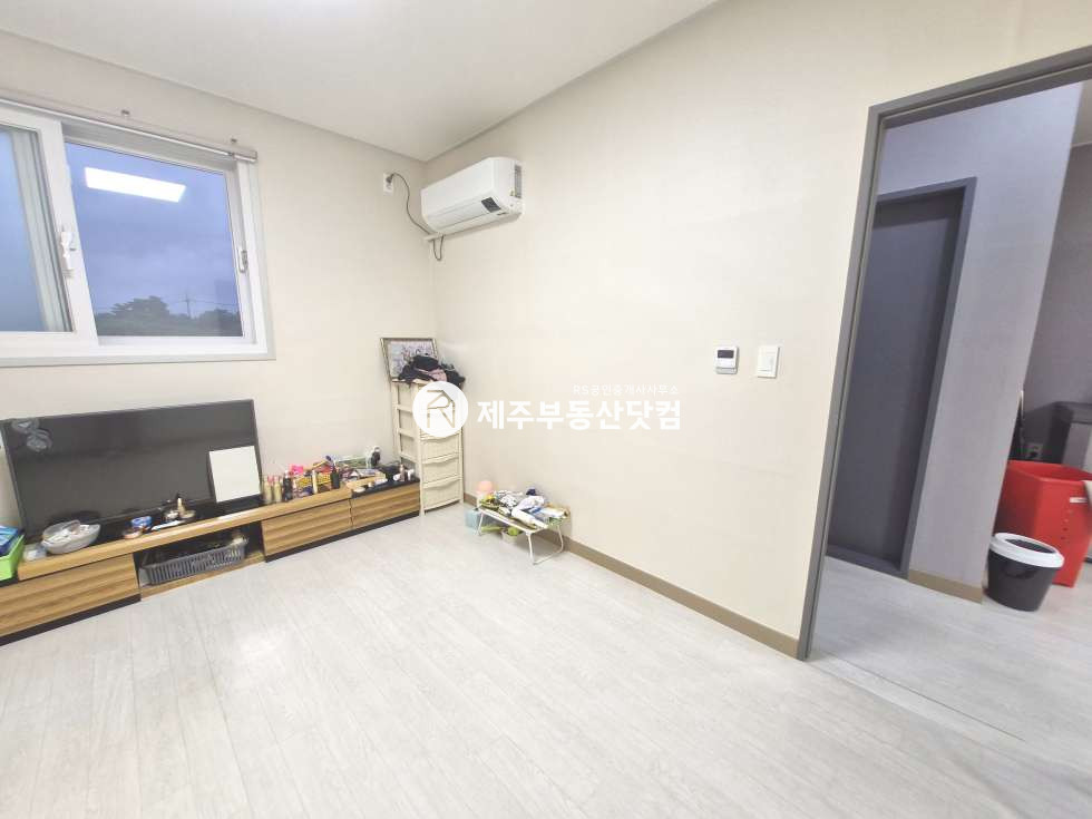 제주 제주시 조천읍 함덕리 [조천읍 함덕리] 큰백교차로 부근 #급매 #깔끔한 투룸 단독주택 매매 매물번호 13419 사진 6