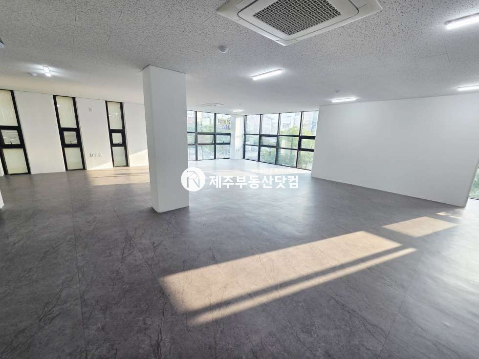 제주 제주시 애월읍 하귀리 애월읍/하귀1리택지내/교차로 도로변/노출최상/2층상가/무권리 연세 매물번호 12663 사진 1