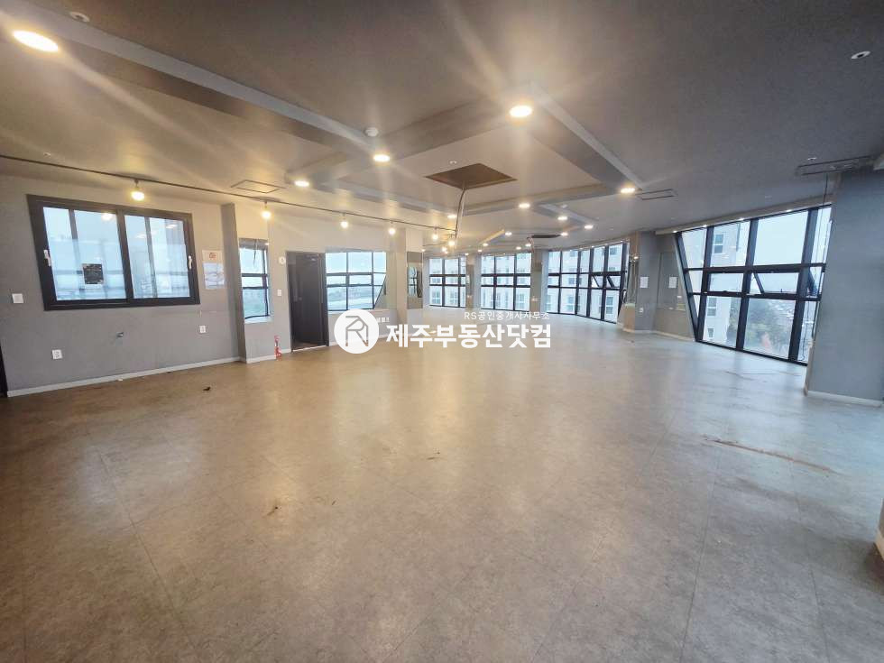 제주 제주시 애월읍 하귀리 [애월읍/하귀1리] 일주서로 대로변/넓은평수/오션뷰/무권리 연세 매물번호 13488 사진 1