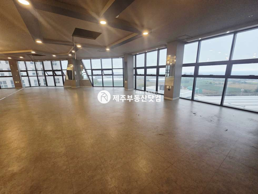 제주 제주시 애월읍 하귀리 [애월읍/하귀1리] 일주서로 대로변/넓은평수/오션뷰/무권리 연세 매물번호 13488 사진 8