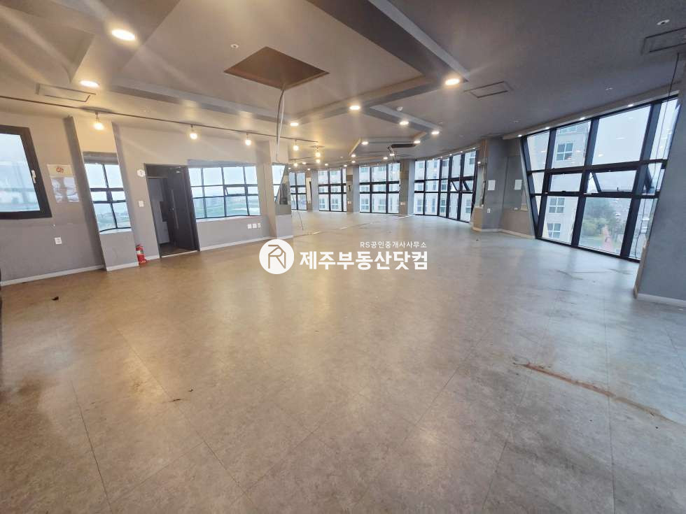 제주 제주시 애월읍 하귀리 [애월읍/하귀1리] 일주서로 대로변/넓은평수/오션뷰/무권리 연세 매물번호 13488 사진 9