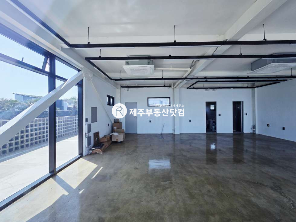 제주 제주시 구좌읍 평대리 [구좌읍/평대리] 평대포구/해안도로/오션뷰/1층/식당가능/무권리 연세 매물번호 13493 사진 2