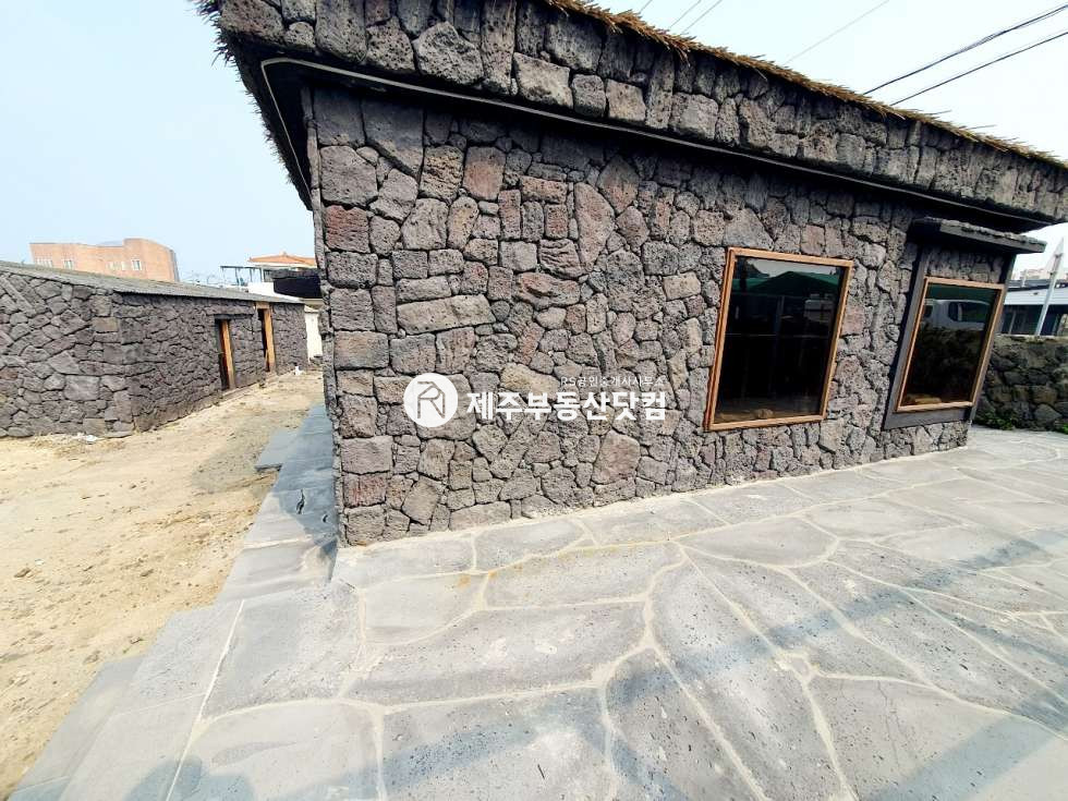 제주 제주시 한림읍 대림리 ﻿한림읍/한림마을내/1층단독/무권리/구옥개조돌담/(리모델링)상가/월세 월세 매물번호 11504 사진 4
