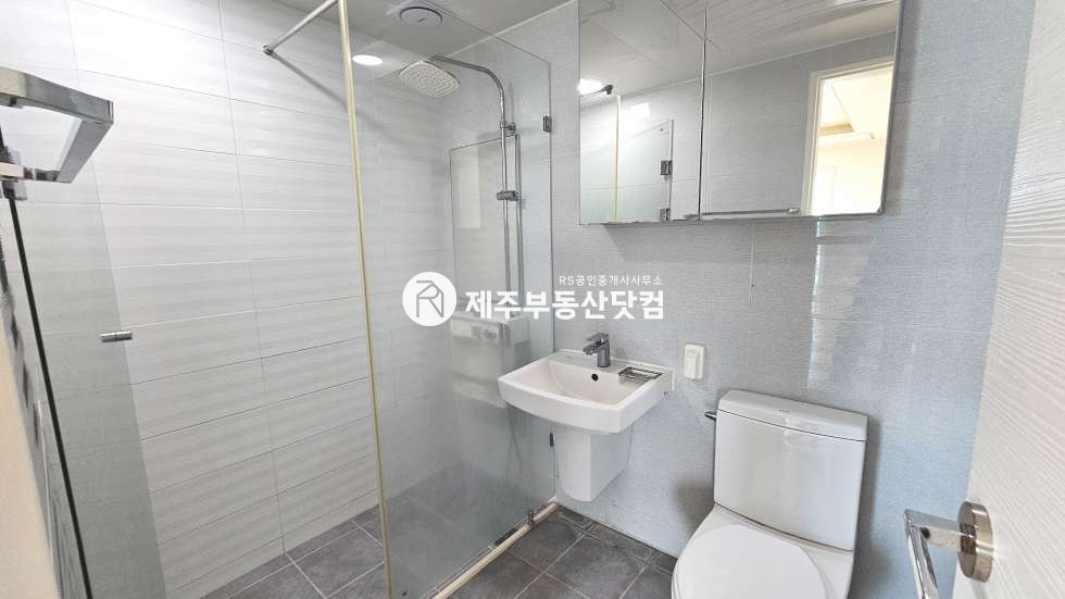 제주 제주시 조천읍 신촌리 658 (신촌에덴빌리지) 101동 [조천읍 신촌리] 에덴빌리지 #탑층 넓은거실+주방 #분리형 원룸 #급매 매매 매물번호 13038 사진 8