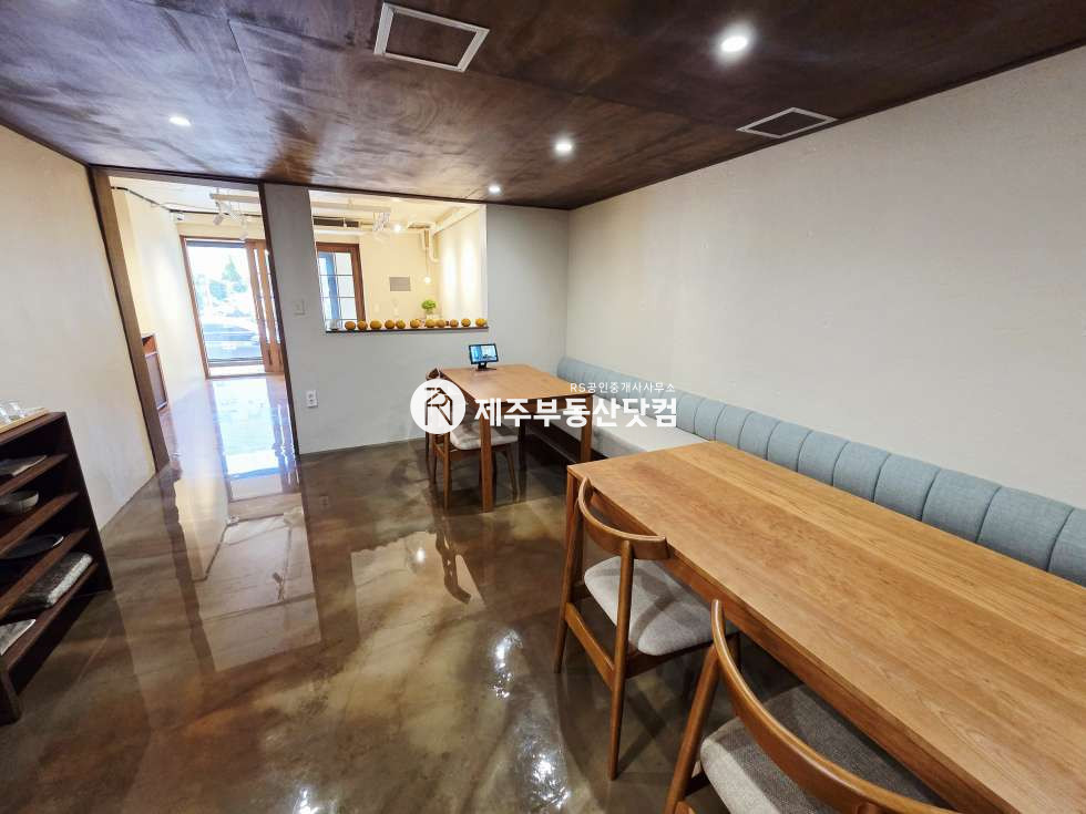 제주 제주시 용담삼동 [용담삼동] 서해안 해안도로/1층/심플인테리어/집기시설완비/식당상가 연세 매물번호 13506 사진 3