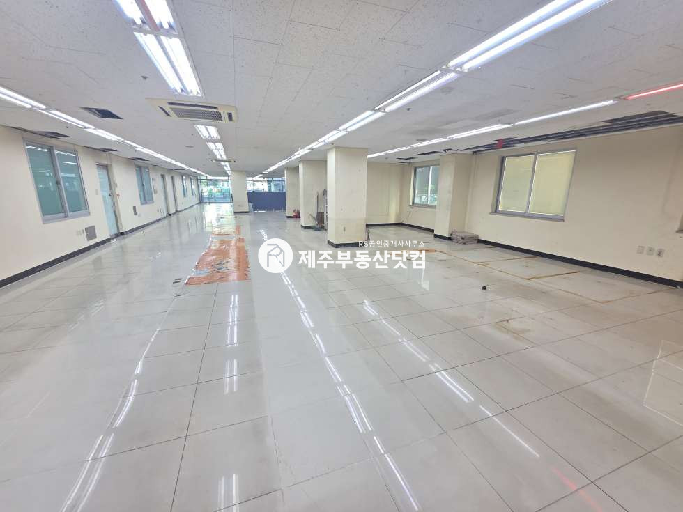 제주 제주시 일도이동 [일도이동] 인제사거리 메인도로변/1층/대형평수/분할가능/무권리 연세 매물번호 13540 사진 2