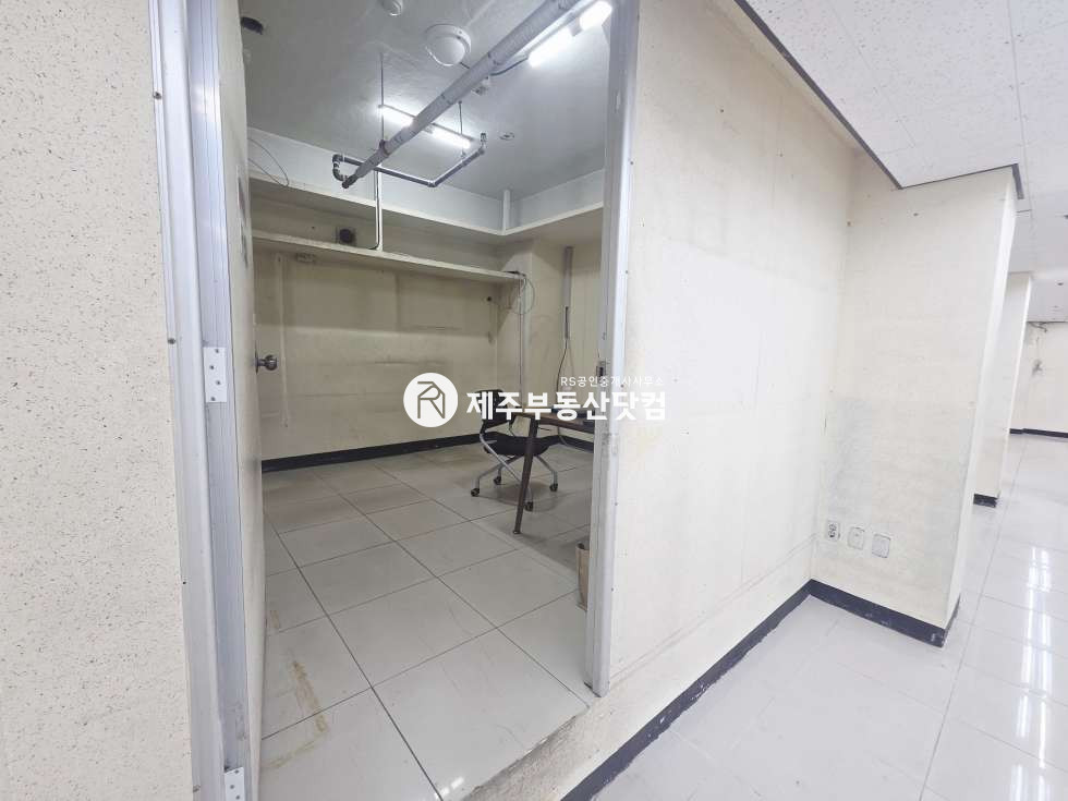 제주 제주시 일도이동 [일도이동] 인제사거리 메인도로변/1층/대형평수/분할가능/무권리 연세 매물번호 13540 사진 3