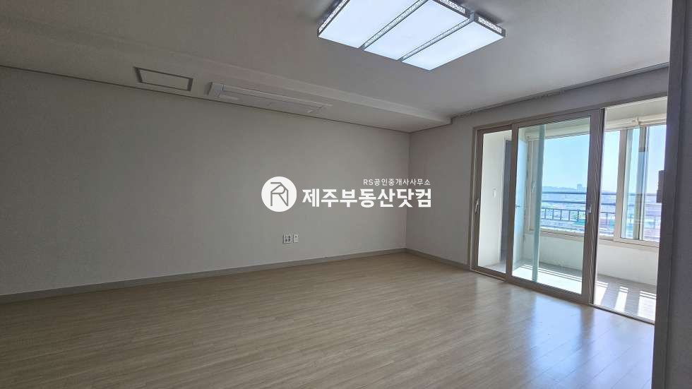 제주 제주시 삼도일동 565-9 [삼도일동] 서사라사거리 부근 #성은하이빌 #깔끔한 투룸 오피스텔 #방2화2 매매 매물번호 13546 사진 2