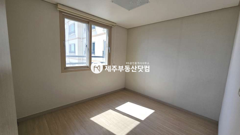 제주 제주시 삼도일동 565-9 [삼도일동] 서사라사거리 부근 #성은하이빌 #깔끔한 투룸 오피스텔 #방2화2 매매 매물번호 13546 사진 7