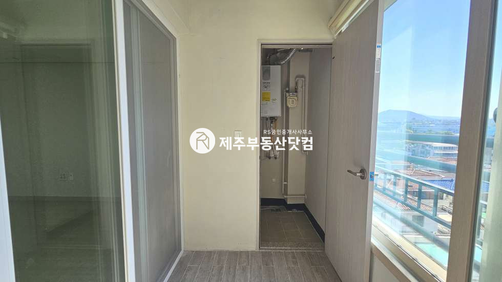 제주 제주시 삼도일동 565-9 [삼도일동] 서사라사거리 부근 #성은하이빌 #깔끔한 투룸 오피스텔 #방2화2 매매 매물번호 13546 사진 8