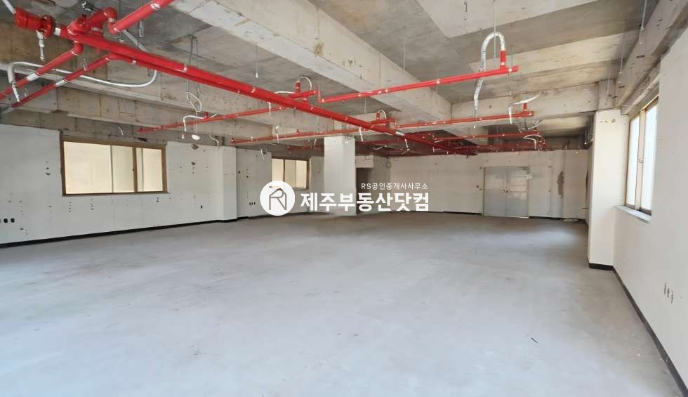 제주 제주시 이도이동 [이도이동] 법원사거리 대로변/넓은평수/2층/(엘베0)/무권리 연세 매물번호 13552 사진 1