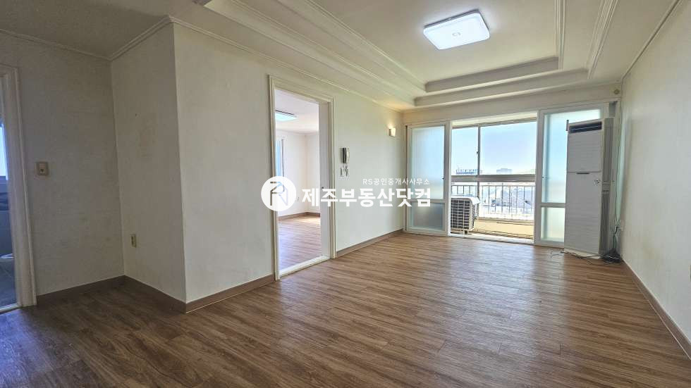 제주 제주시 구좌읍 김녕리 1637-1 (신원빌라) [구좌읍 김녕리] 김녕초 부근 #급매 #오션뷰 깔끔한 3룸 다세대 #방3화1 매매 매물번호 13556 사진 1