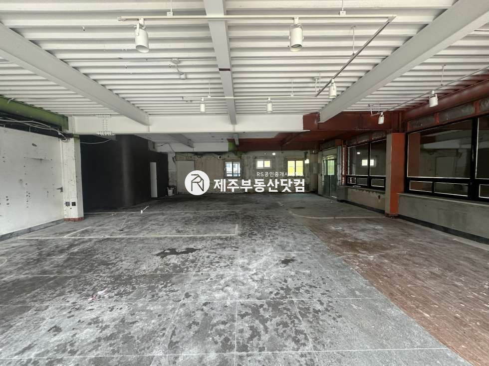 제주 서귀포시 동홍동 동홍동 I 무권리 유명 프랜차이즈 밀집 지역 노출 좋은 1층 상가 임대 연세 매물번호 13574 사진 1